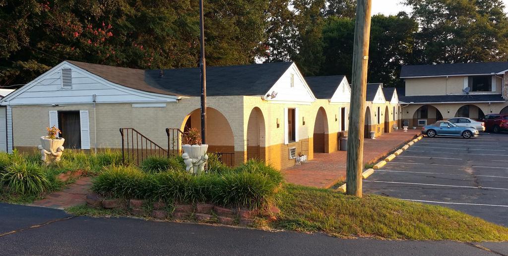 Loyalty Inn Rockingham Esterno foto