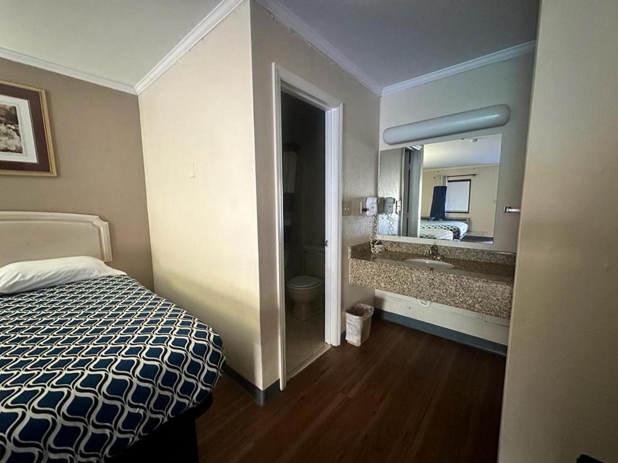 Loyalty Inn Rockingham Esterno foto