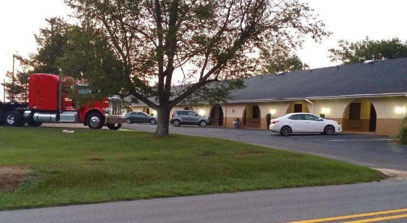 Loyalty Inn Rockingham Esterno foto