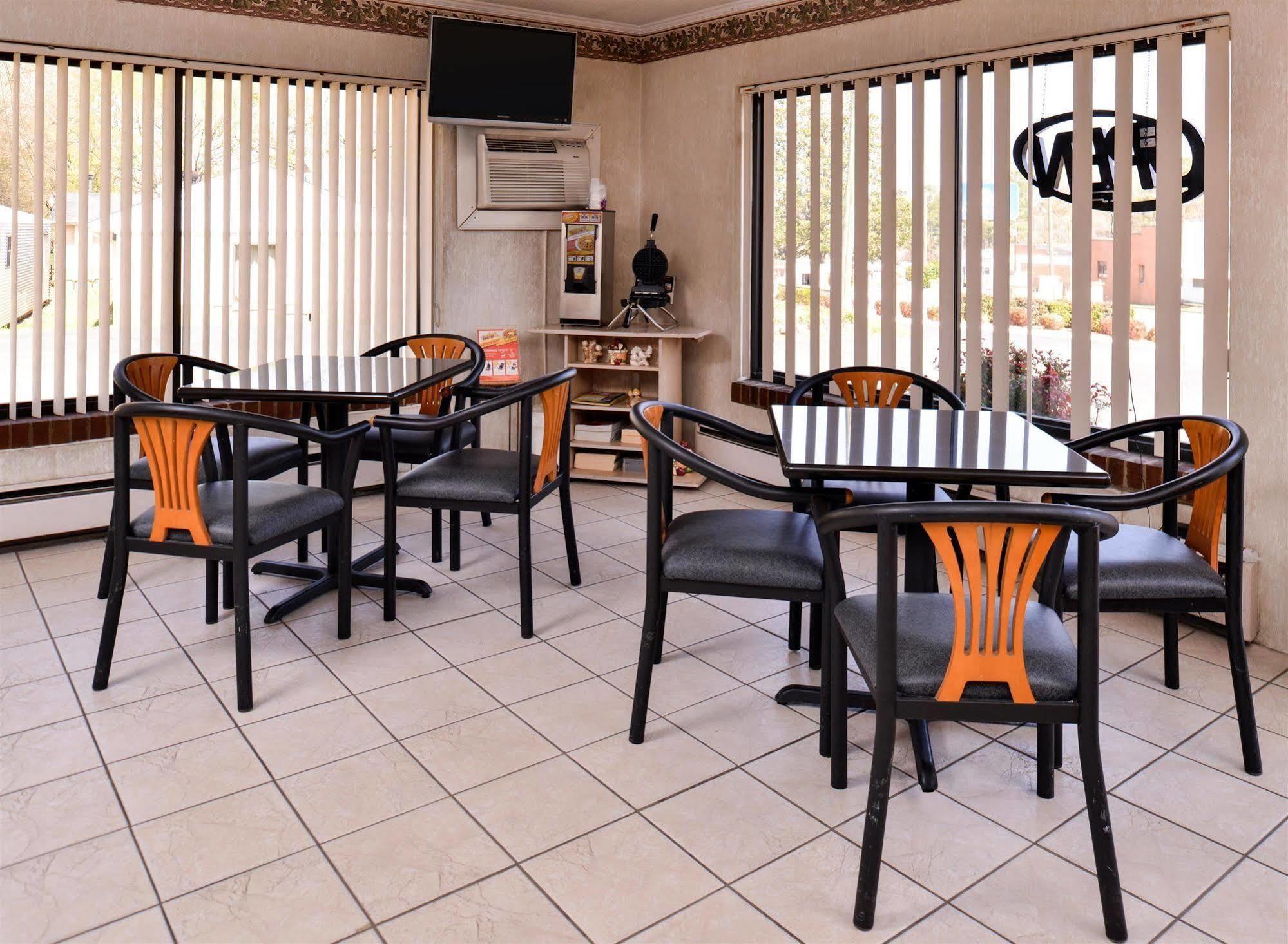 Loyalty Inn Rockingham Esterno foto