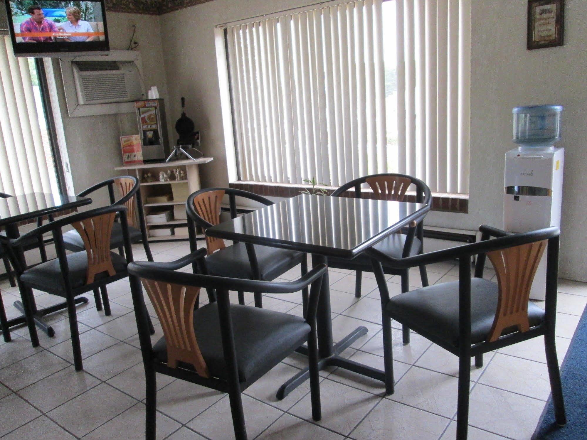 Loyalty Inn Rockingham Esterno foto