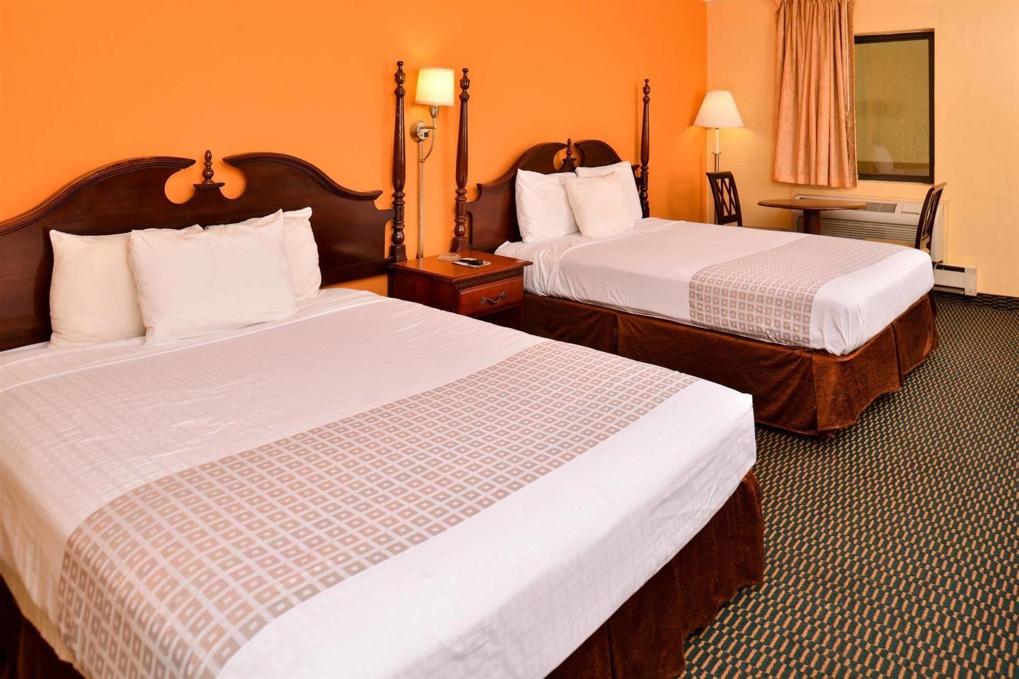 Loyalty Inn Rockingham Esterno foto