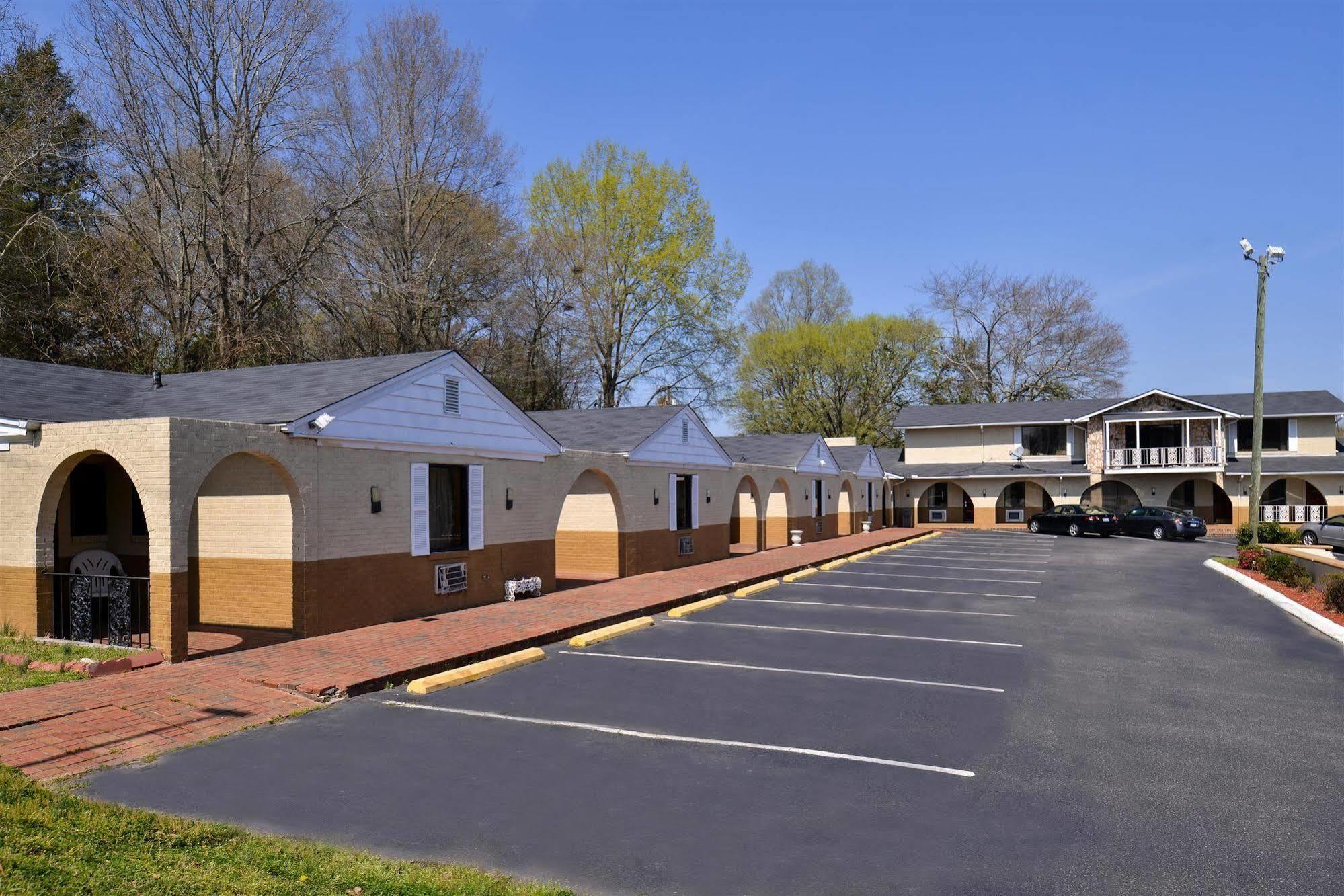 Loyalty Inn Rockingham Esterno foto